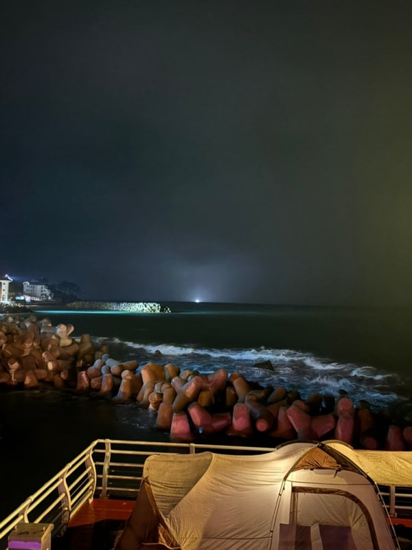 울산 바다위캠핑 10월의 우중캠핑 당사현대차오션캠프 데크 3번