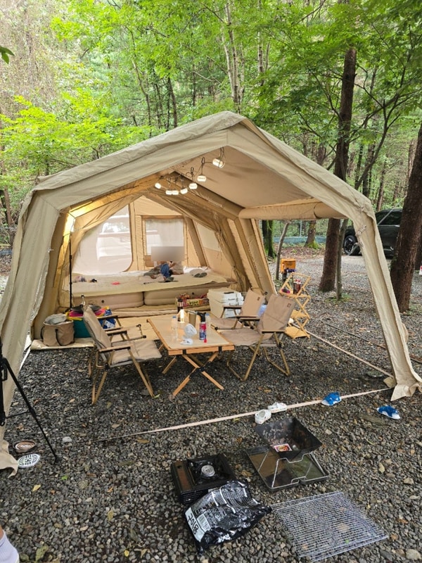 [하얀숲오토캠핑장]믿슈리 첫 캠핑! 하얀숲 오토존 숲뷰 38번...