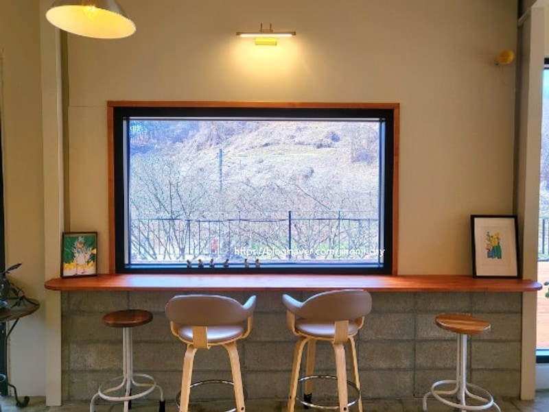 파주 탄현면 캠핑장과 잔디 정원 있는 뷰 좋은 조용한 카페...