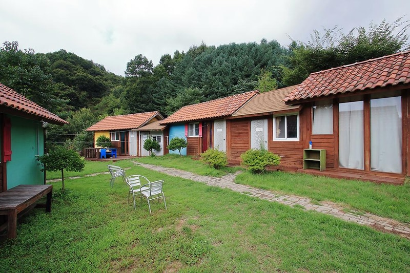 햇살아래 캠핑장 시설 사진 12