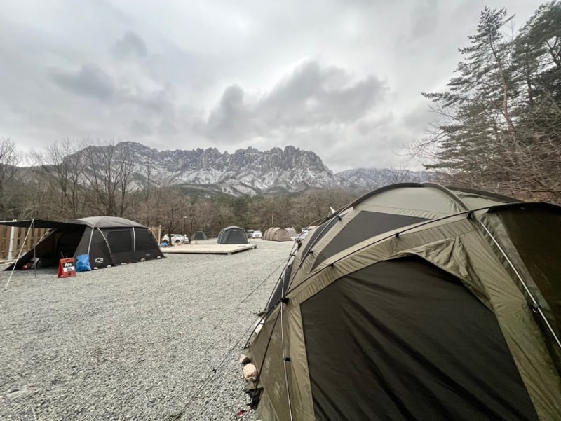 [솔캠] #23 고성 캠핑느루 N1 후기(Feat.돌풍)_오두막TPs