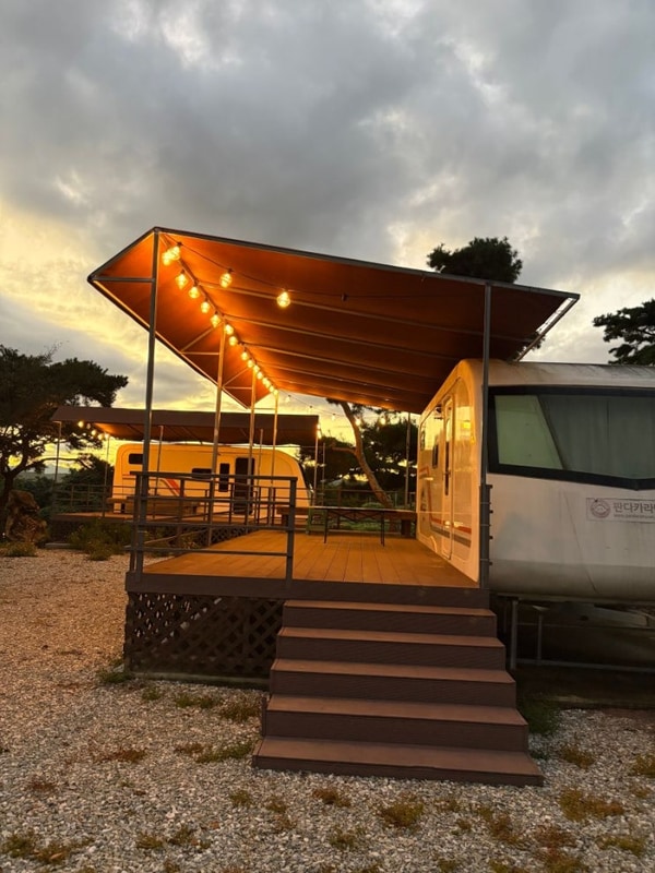 금산 금강뷰 카라반, 친구들과 감성캠핑 힐링타임