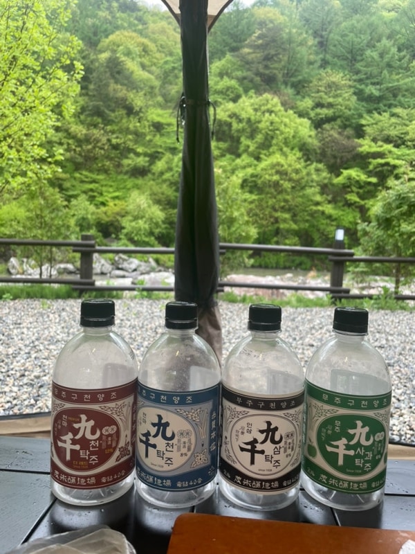 무주 깊은골캠핑장 5월에 계곡 들어가본 후기 / B18...