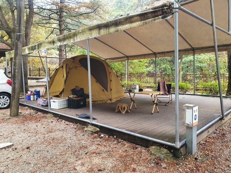 [포천 캠핑] 비 오는 날 타프존 캠핑장 왕방산 암벽공원 야영장