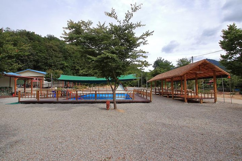 속리산 사계절 캠핑장 대표 사진