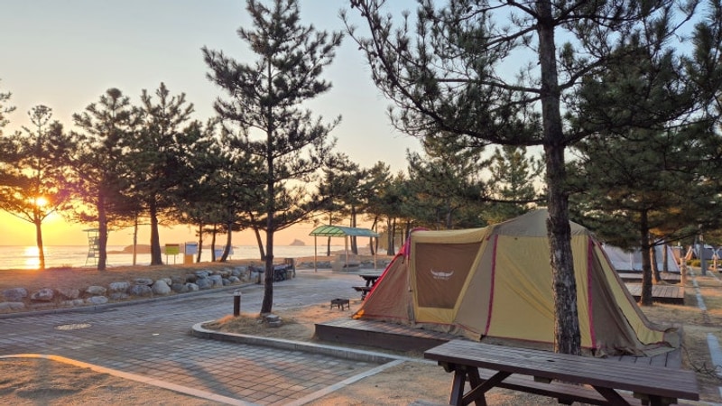 우중캠핑 고성 봉수대오토캠핑장 서낭바위 전망대