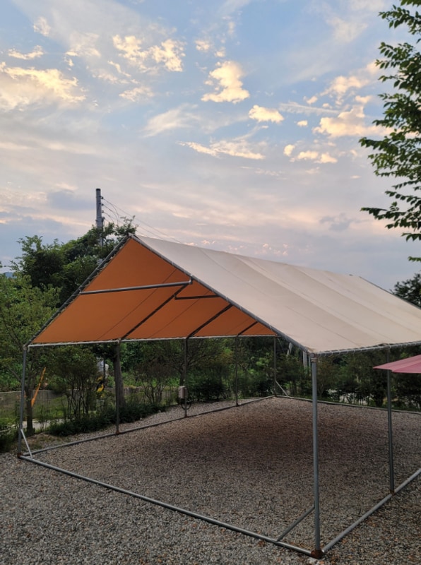 전북캠핑장 - 타프존, 그늘막, 지붕있는 캠핑장