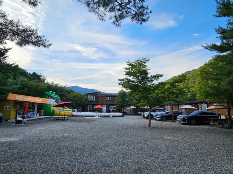 강원도 영월 무릉도원에 위치한 계곡 캠핑장 지구별캠프