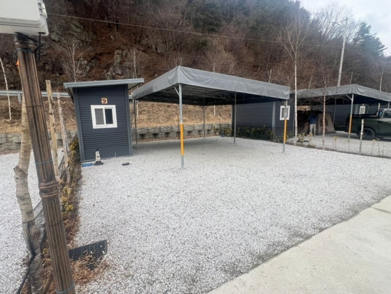 함양]함양 개별 샤워실, 개수대가 있는 자작나무뜰 오토캠핑장...