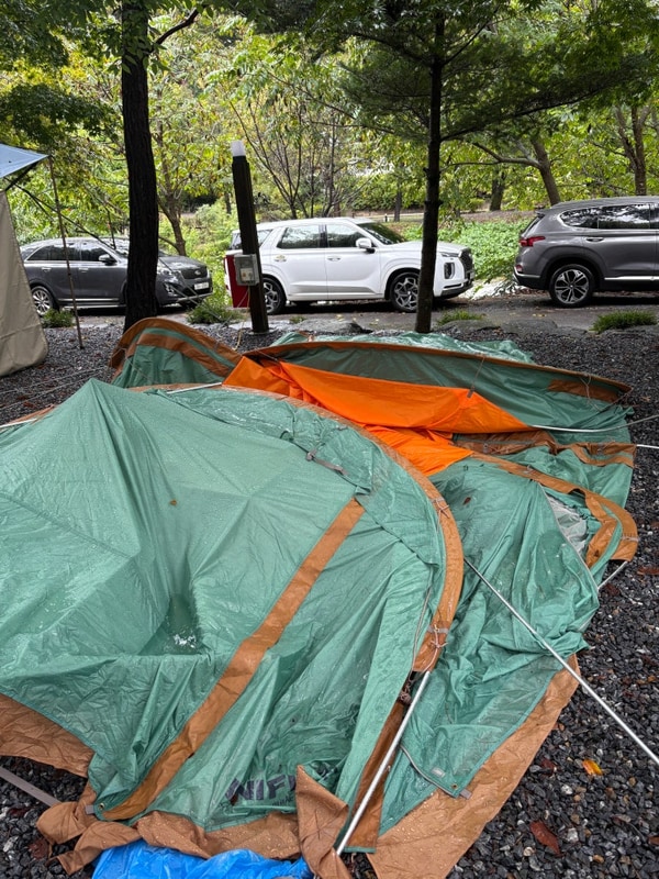 영월 뜨란솔 캠핑장 방문기 2탄   텐트가 무너졌다...