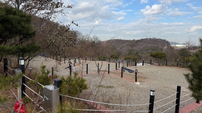 별이 빛나는 산위 캠핑장. 화성 필 캠핑장 (24.12.21~24.12.23)