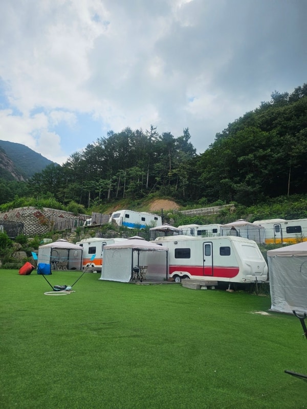 서울 근교 글램핑장 추천, 포천 산정호수 <마루 글램핑 카라반>