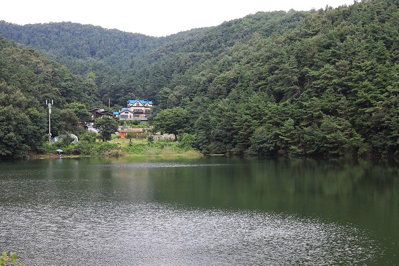 산우물 쉼터 시설 사진 2