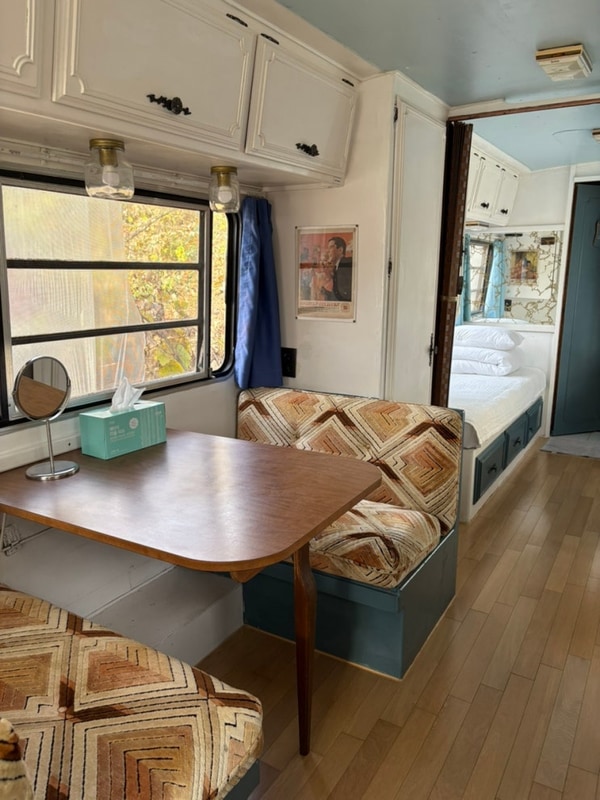 춘천 카라반 글램핑 아웃오브파크 - 마이애미비치