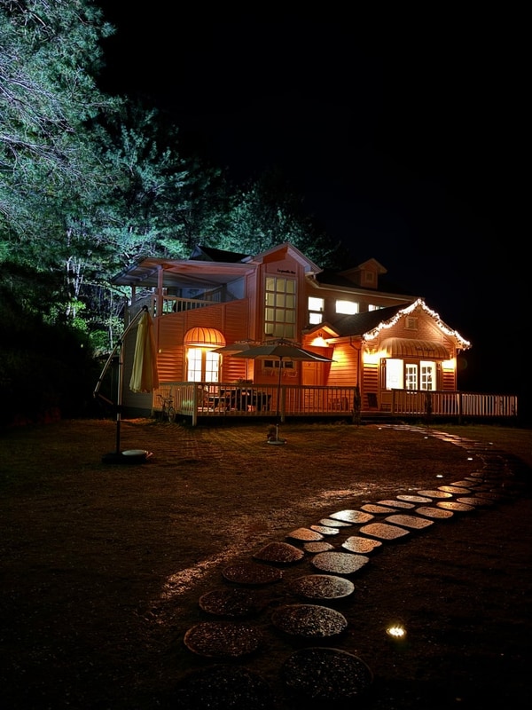 마을에 온 듯한 느낌의 시설 좋은 캠핑장, 홍천 생슐피스 캠핑장