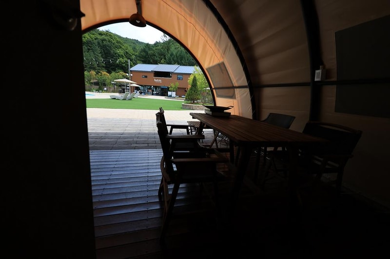 숲에서 만난 바다 글램핑 시설 사진 8