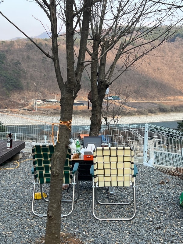 산뷰 동시에.. 영월강별캠핑장 프리미엄 데크 b-4 사이트 후기