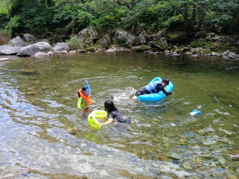 거창 펜션캠핑장 휴일엔캠핑. 천적생태과학관. 사과테마파크