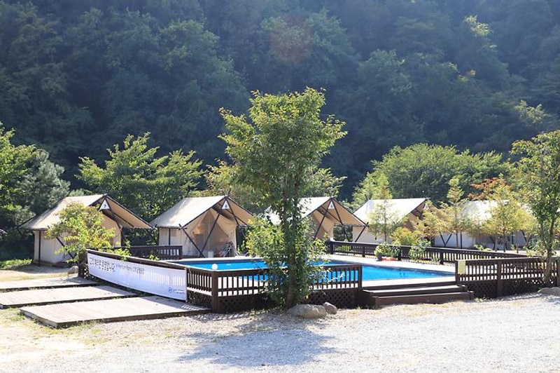 가온휴양빌리지 계곡 글램핑 카라반 캠핑 대표 사진