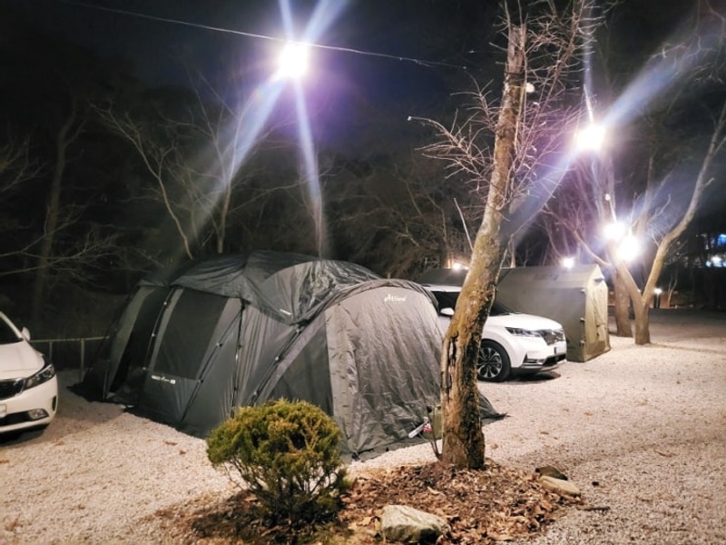 딥포레스트 에어바운스 캠핑장 포천 계곡 캠핑장에서 겨울여행