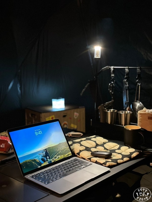 평창 산마을풍경캠핑장 데크 12, 편안한 개별화장실 시설과...