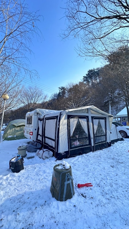 서울 근교 가평 늘푸른쉼터 키즈 오토 캠핑장에서 장박했어요.