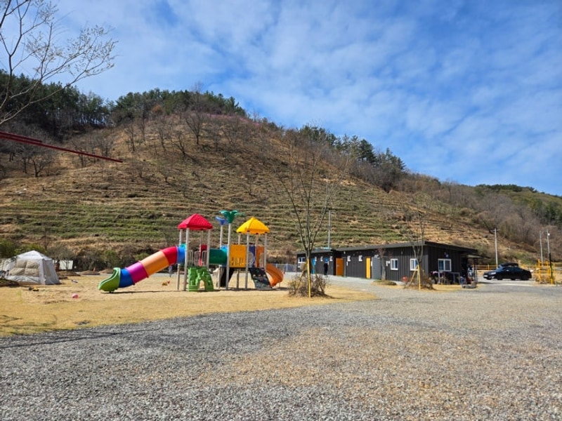 진주-냉장고 있고 아이들 놀기 좋은 대암팜트리 캠핑장