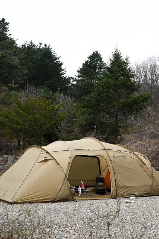 강원도 횡성도모 캠프장 : 트로이 레르달 듄. 강풍을 곁들인...
