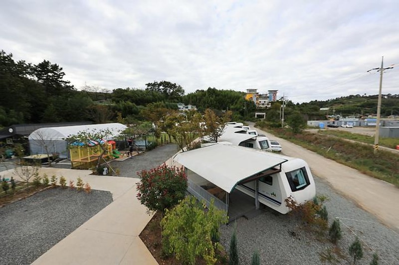 사천 씨씨 카라반 캠핑 대표 사진