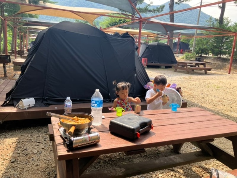 3. 포천 자연마을 서울 캠핑장 텐트존, 데크존 이용