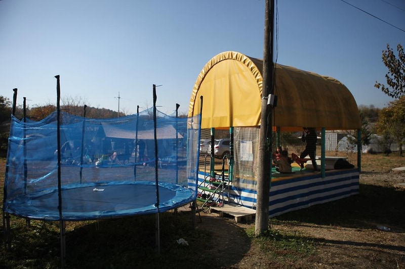 느티나무그늘아래 캠핑장 시설 사진 2