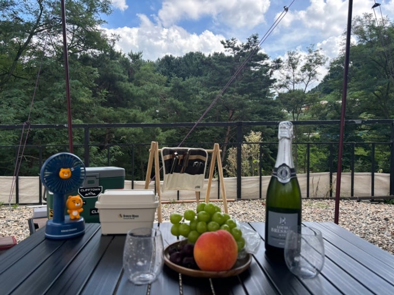 가평 나아정 캠핑장 10번 사이트 - 조용하고 깨끗한 계곡 캠핑장