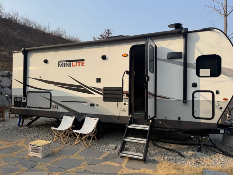 [속초] 프라비잇한 미국식 전통 카라반 숙소 '수푸로카라반'