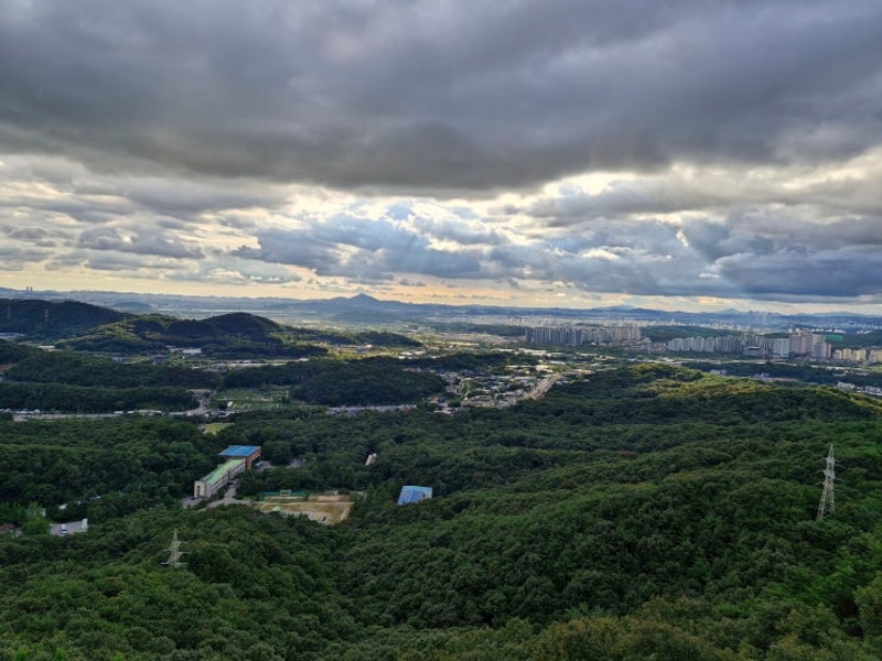 앵봉산 : 서오릉고개... (정상) ~ 가족캠핑장 ~ 구파발역 (25.09....