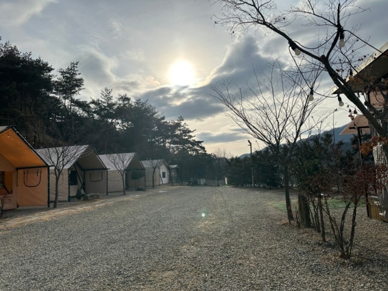 대성글램핑. 미국형카라반에서- 넓어 조오타!!!