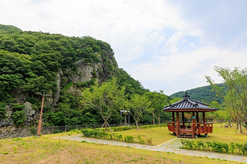 수리바위 캠핑정원 대표 사진