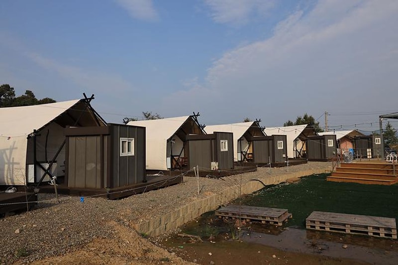 남해 더왕 글램핑장 대표 사진