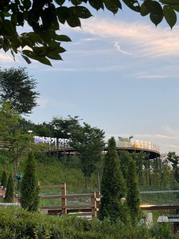 소요 별앤숲 테마파크 캠핑장: 동두천 캠핑장 : 데크17번 리얼...