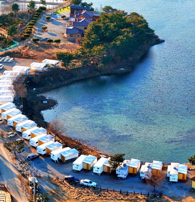 파티엔 카라반 글램핑 펜션캠핑-충남서산태안점 대표 사진