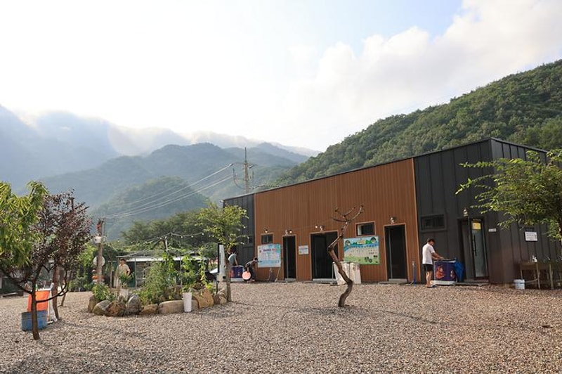 봉바위돌집 캠핑장 대표 사진