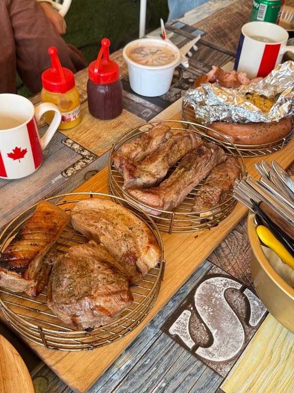 안양산마을캠핑장 당일... (꾸버주는 산마을 몽 바베큐) 고기...