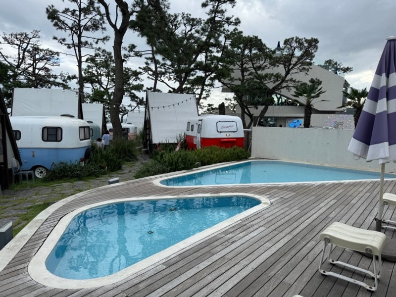 오랜만에 아이들과 기장 더 무빙 카라반 왔다.