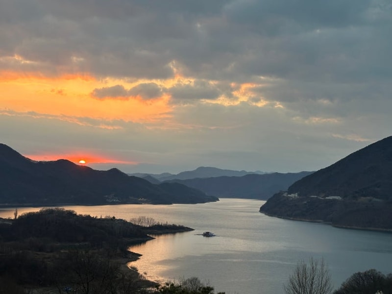 멋진 청풍호반 개별화장실 캠핑장에서 - 제천 람보캠핑장 lake1