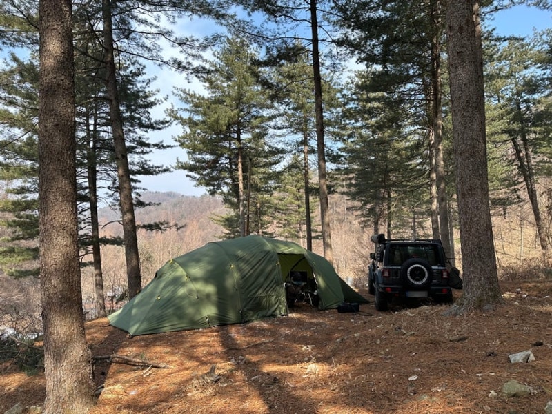 옴브레 윙타프 들고 연못가 캠핑 - 양평숲 비룡캠핑장