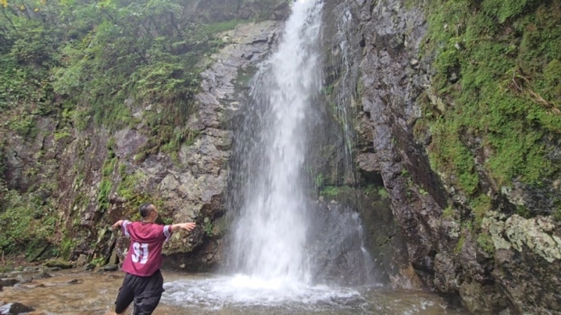 여긴 찐이다!웅장한 폭포가 있는 철원 '매월대 폭포 캠핑장'