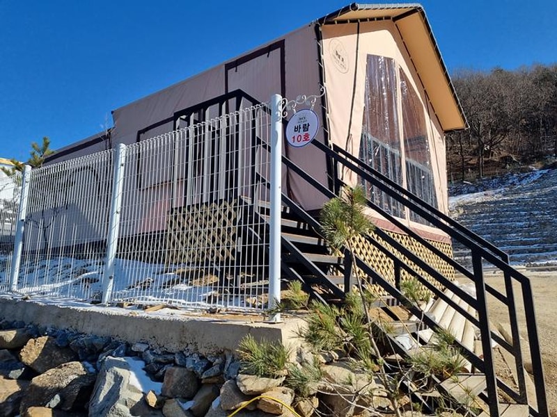 천안 산들바람 글램핑장 대표 사진