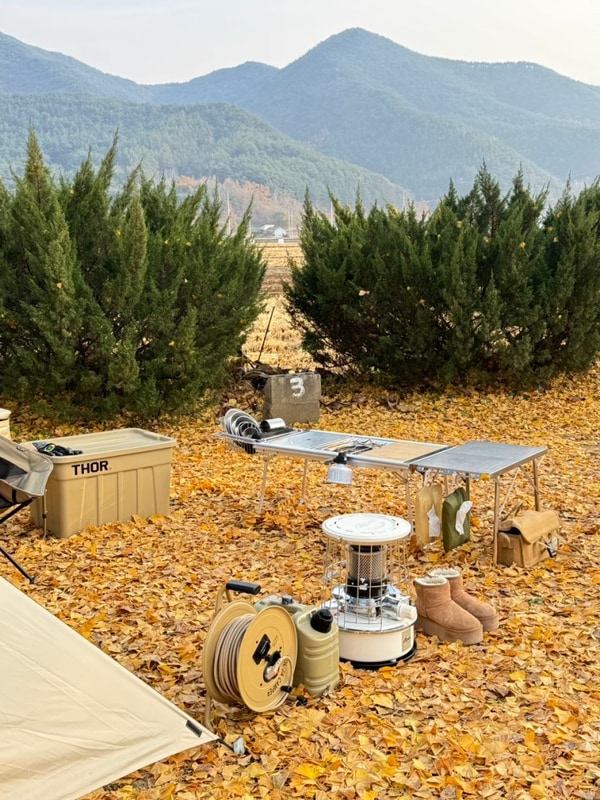 쌓인 따뜻한 가을 캠핑장, 문경 ‘잉카마야박물관’ (솔캠/전세캠)