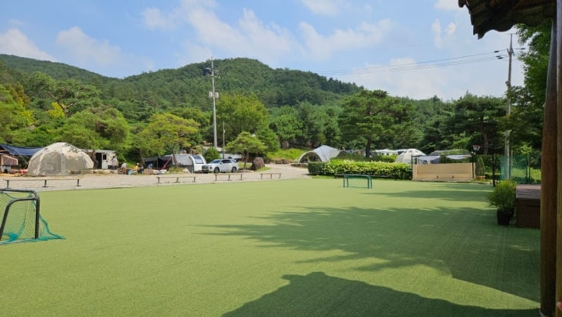 양평키즈캠핑장 솔뜰캠핑장 윗뜰사이트 (실내놀이방있는 캠핑장)