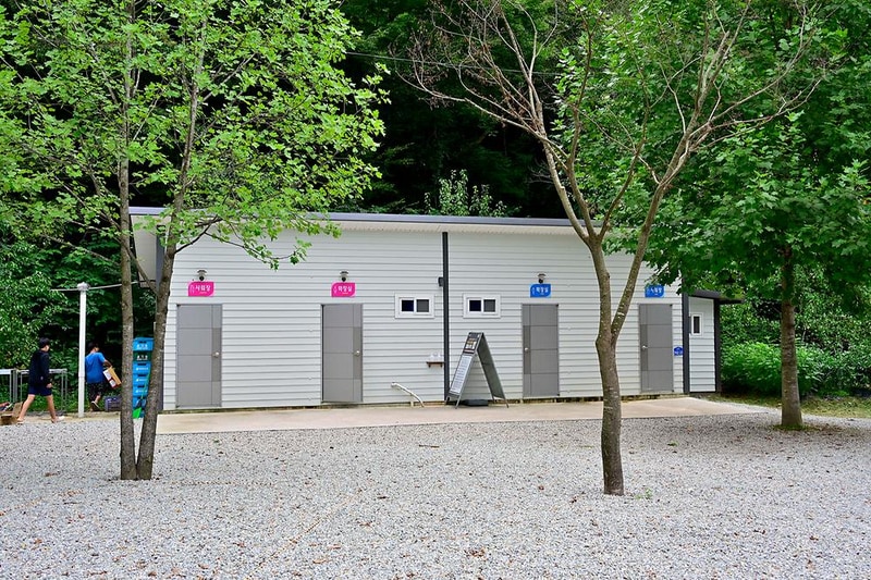 숲속 캠핑장 시설 사진 12