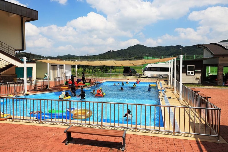 오지봉커뮤니센터 야영장 시설 사진 1